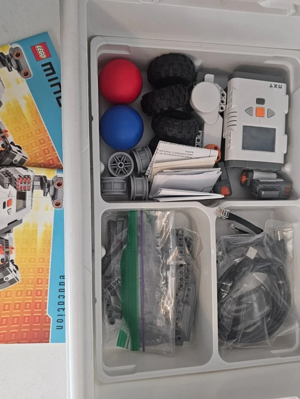 LEGO Education: Mindstorms NXT Education Base Set (9797) Missing 1 pc